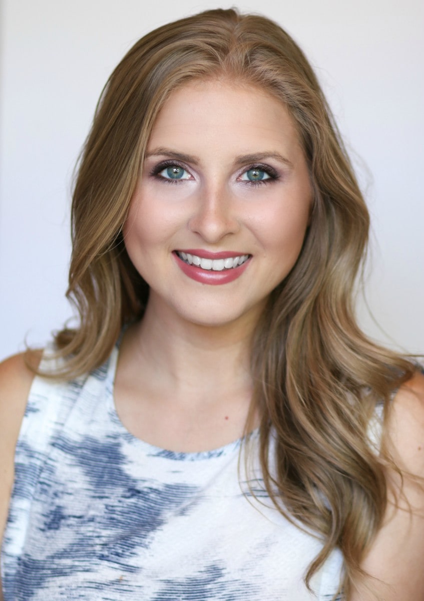 Ashley Nicholas from Ashley Brooke creates an easy fall makeup tutorial using Pixi Beauty products from - ashley-brooke-nicholas-target-makeup-tutorial-pixi-9