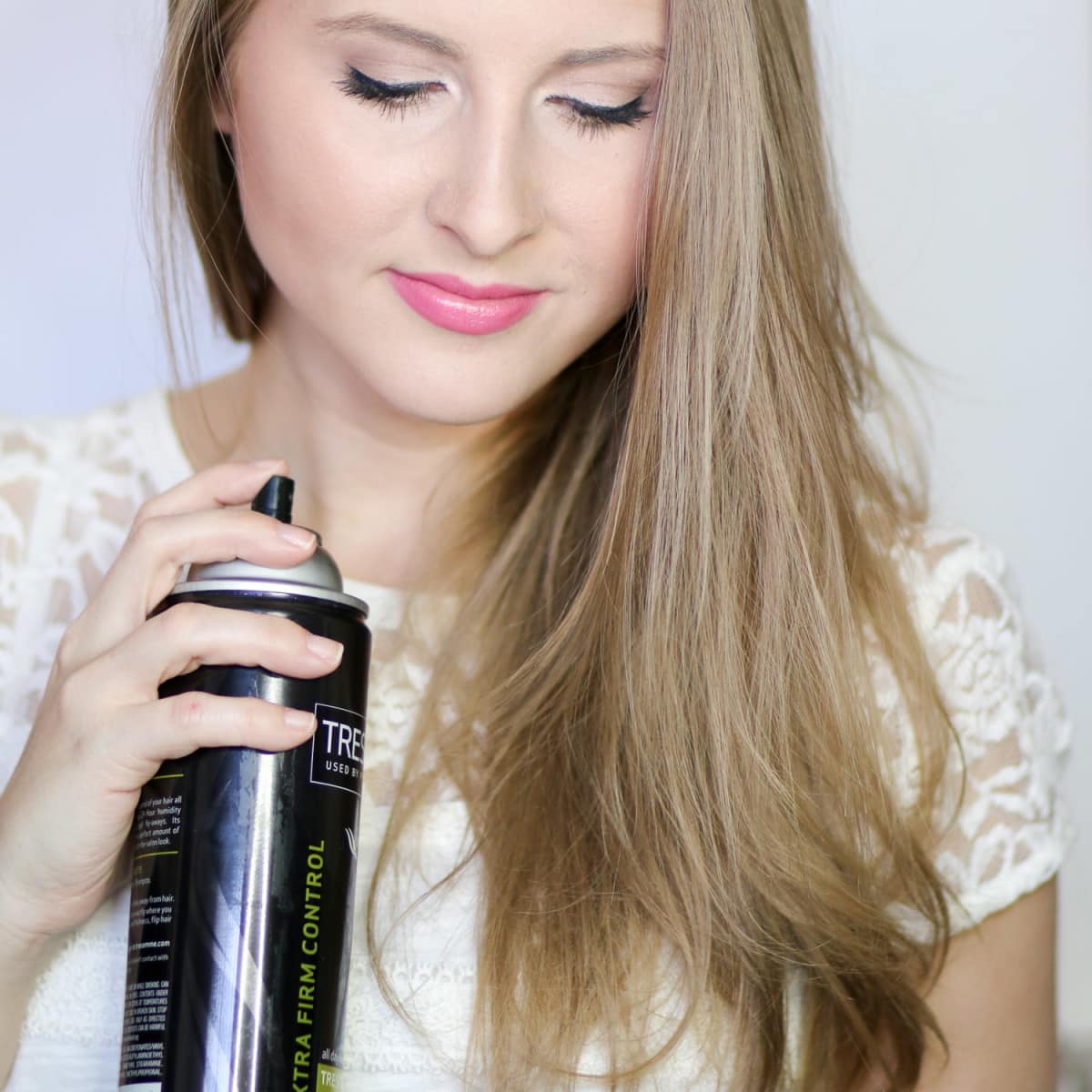 Learn how to fake a salon blowout at home with this easy step-by-step tutorial!
