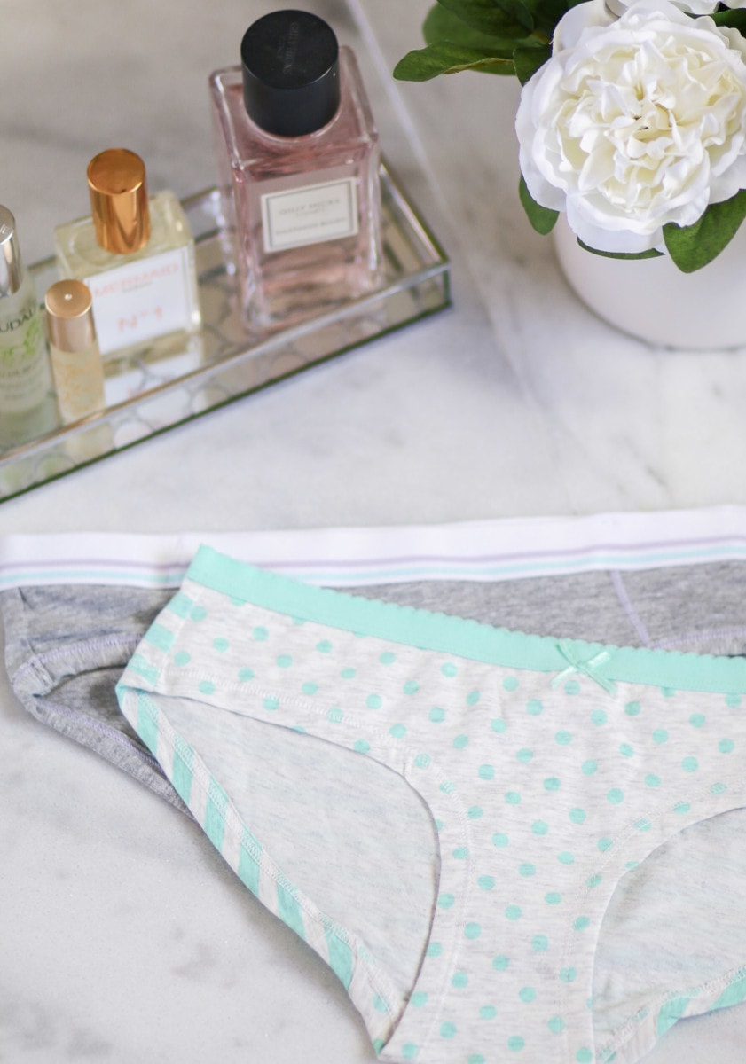 These might be the cutest hipster cut panties that I've ever seen! I mean mint polka dots and a scalloped trim? SO cute! Read the full post to learn how to choose the ideal pair of underwear that should be worn with each type of outfit! Plus, you can learn how to save $10 off a $40 intimates purchase at Kohl's and enter to win a $50 Kohl's gift card!