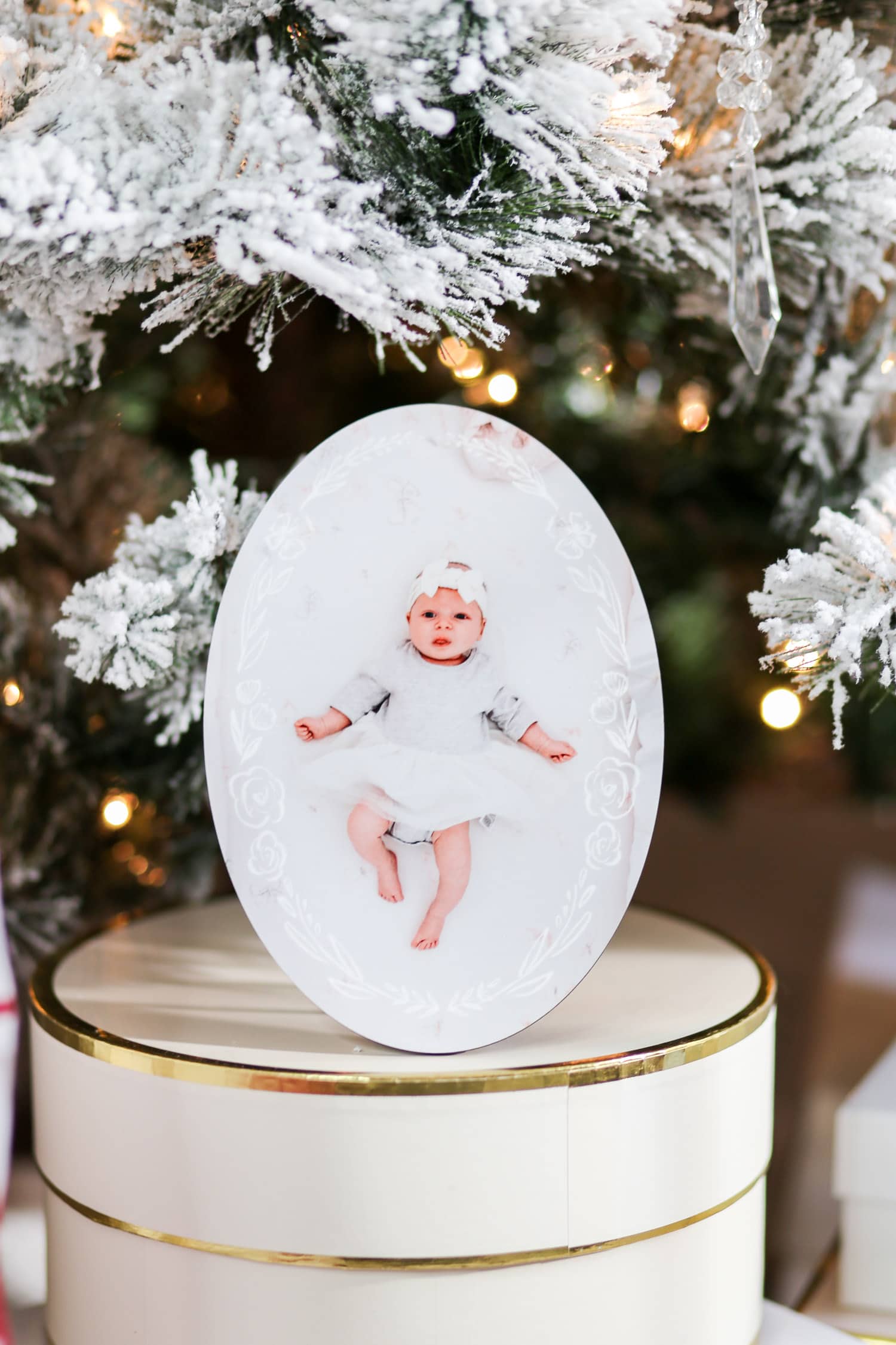 Personalized Christmas gifts | Baby's first Christmas | Newborn baby | Christmas gift Ideas shutterfly gifts | Christmas Ideas | Ashley Brooke Nicholas beauty blogger