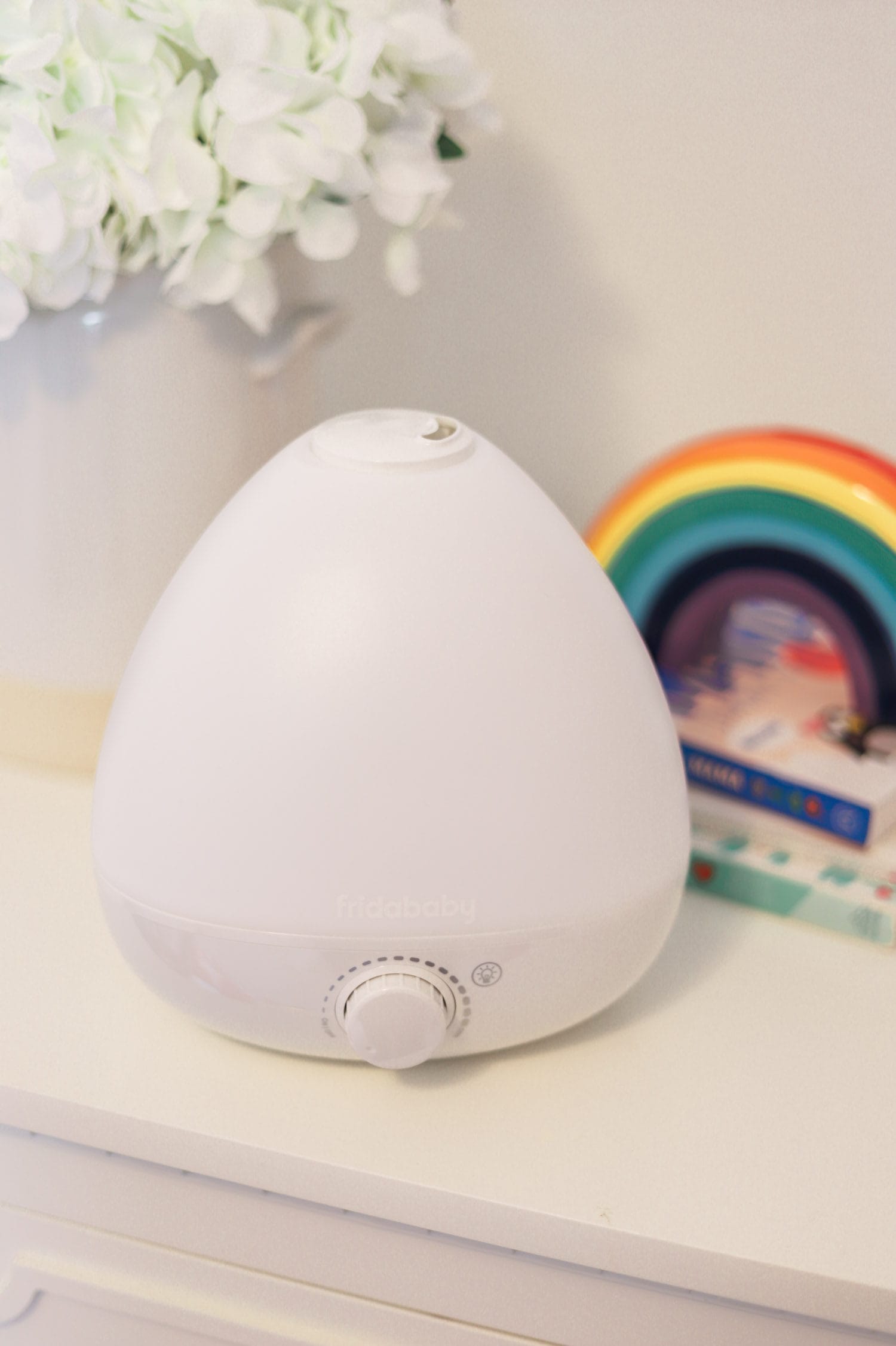 The baby registry must haves every new mom needs! All of the best baby products for newborn babies and postpartum moms - including the fridababy Humidifier and diffuser + why you should register at Buy Buy Baby! 